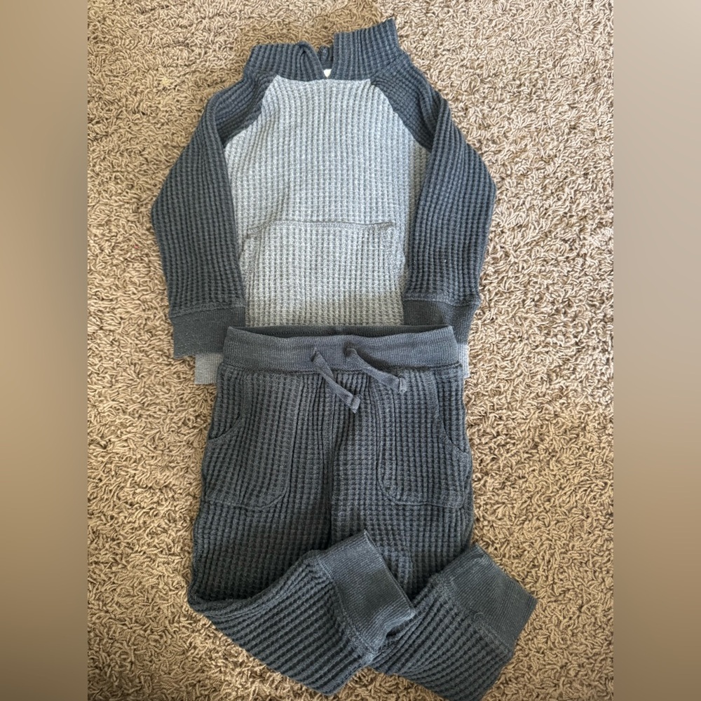 Cat & Jack waffle knit grey 2pc sweatshirt & pants 2T